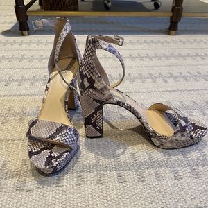 ✅ Vince camuto snakeskin platform heels with ankle strap